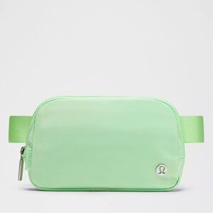 Lululemon Light Green everywhere Belt Bag citra lime new with tags 1 liter